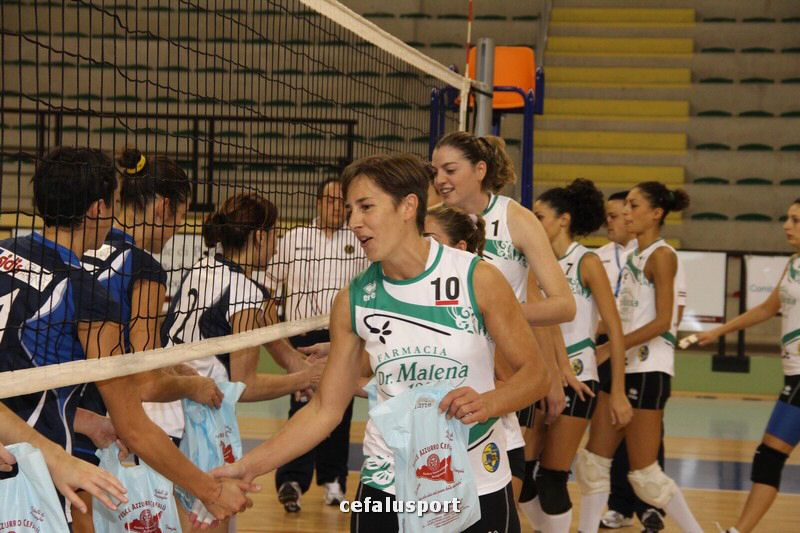 111030 volley 054_tn.jpg